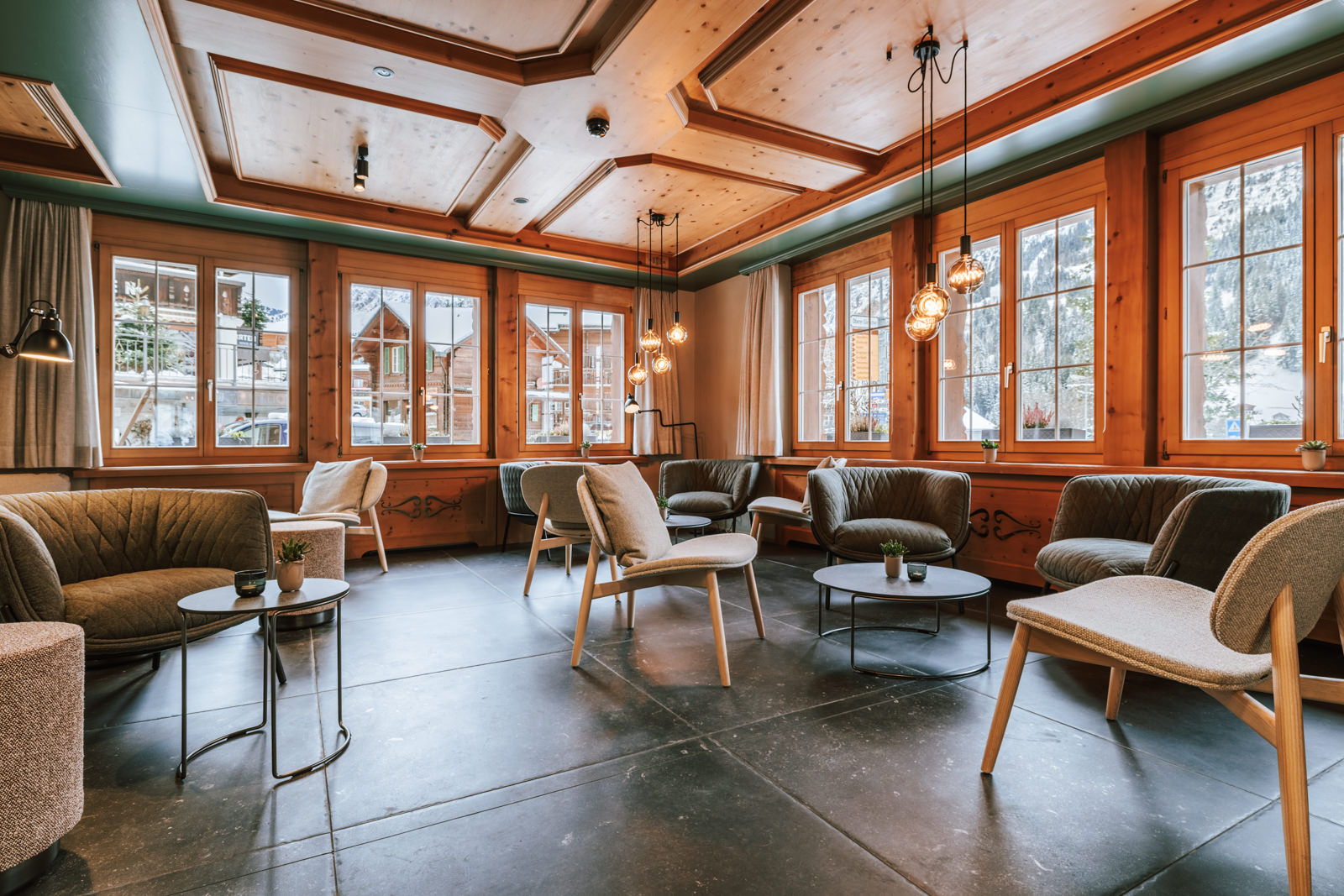001_2023_fiescherblick_lobby_romystreit